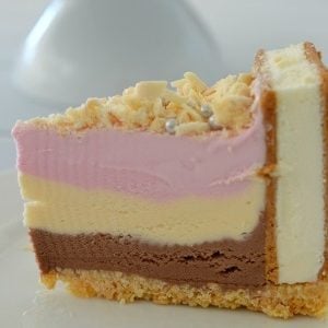 Easy Ice Cream Cake Recipe