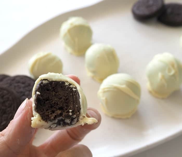 White Chocolate Oreo Cheesecake Balls - Create Bake Make