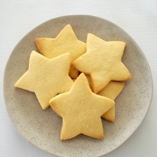 Easy 3 Ingredient Shortbread Recipe. Perfect for Christmas Baking, Freezer Friendly and Thermomix instructions also included.