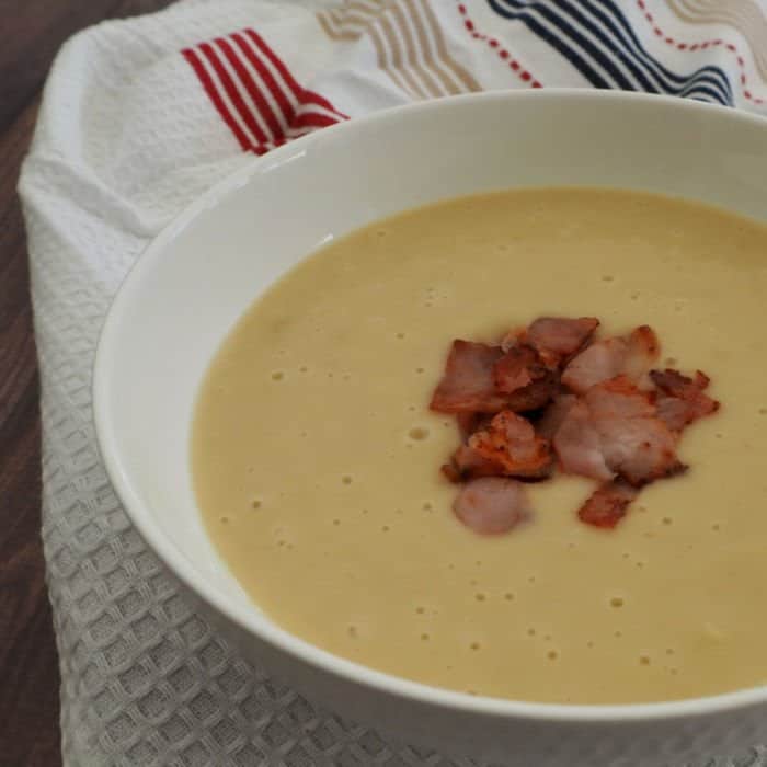 How to Make an easy Potato Bacon and Leek Soup - both regular and Thermomix instructions included.