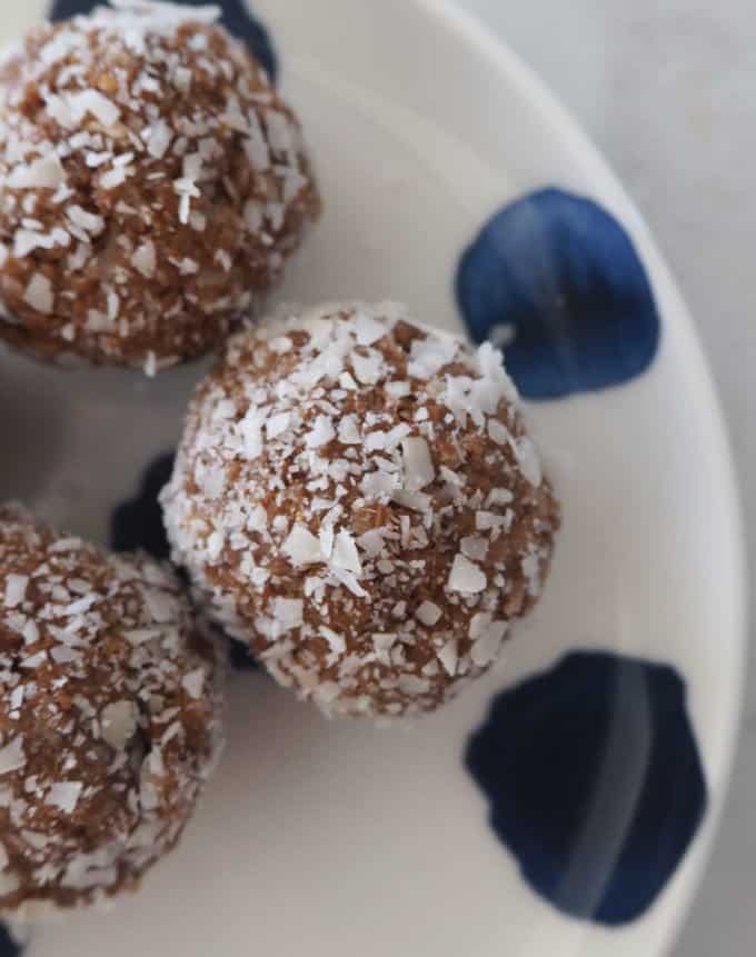 How to make Milo and Weet-Bix Balls - Both regular and Thermomix instructions included.