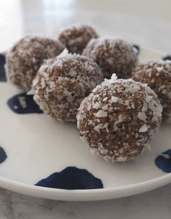 How to make Milo and Weet-Bix Balls - Both regular and Thermomix instructions included.