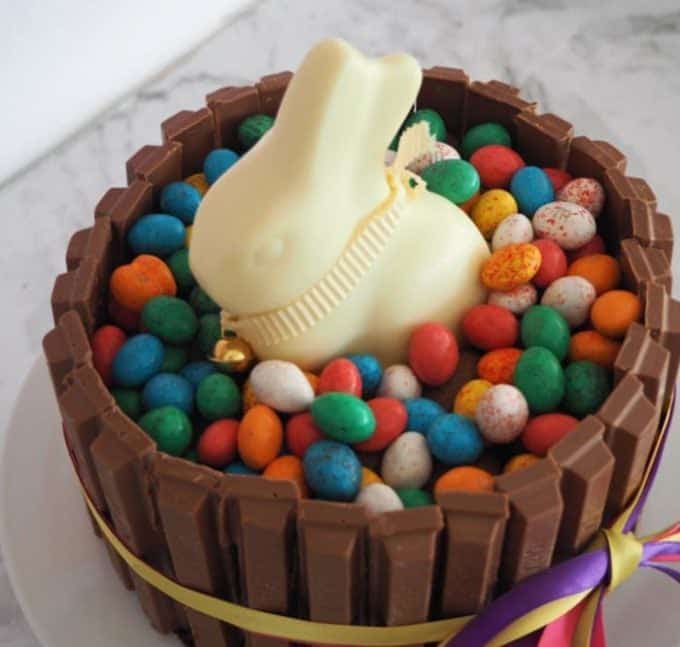 How to put together an easy Easter Mud Cake Hack