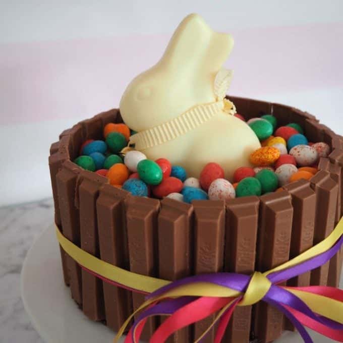 How to put together an easy Easter Mud Cake Hack
