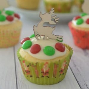 Easy Vanilla Christmas Cupcakes Recipe. Both regular and Thermomix instructions included.