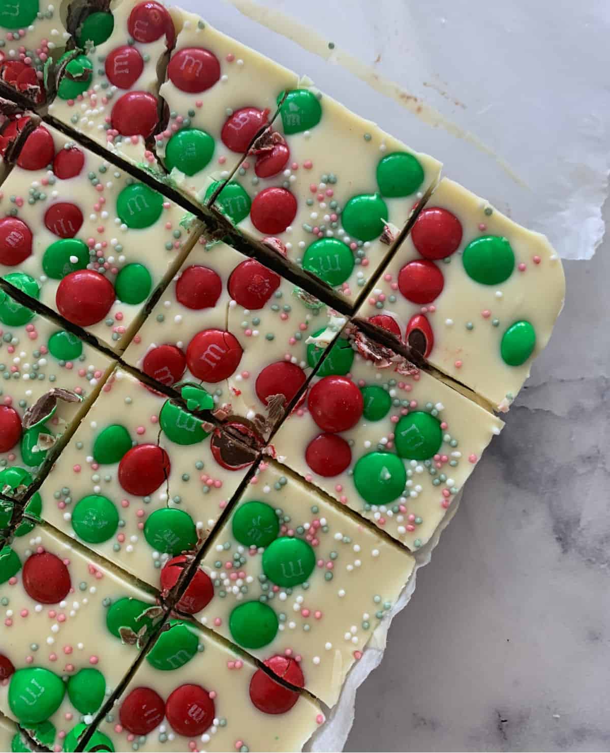 Whip Up Easy Christmas Slices for Festive Delights!