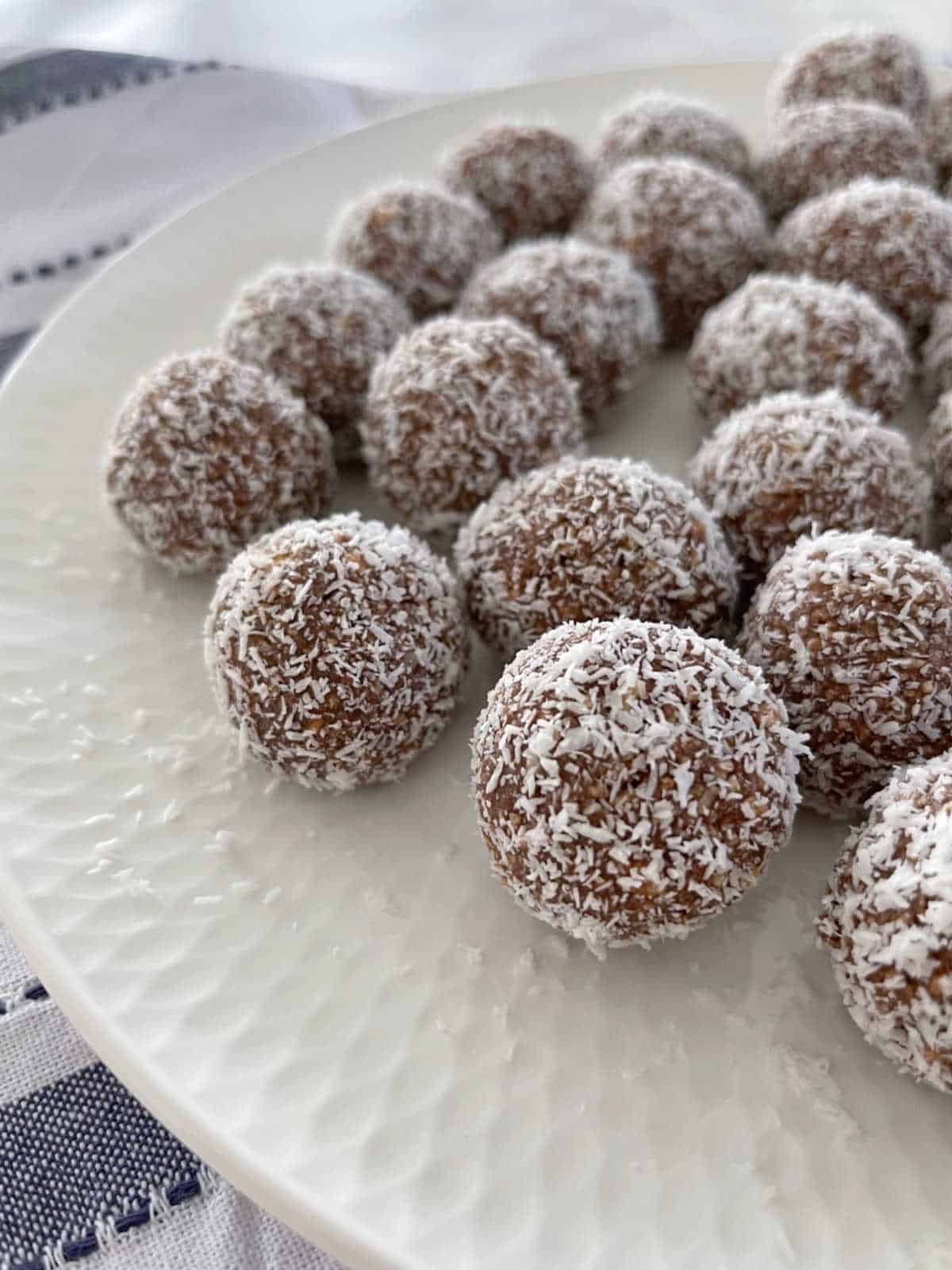 Kid Friendly Rum Balls 4 Ingredients Create Bake Make