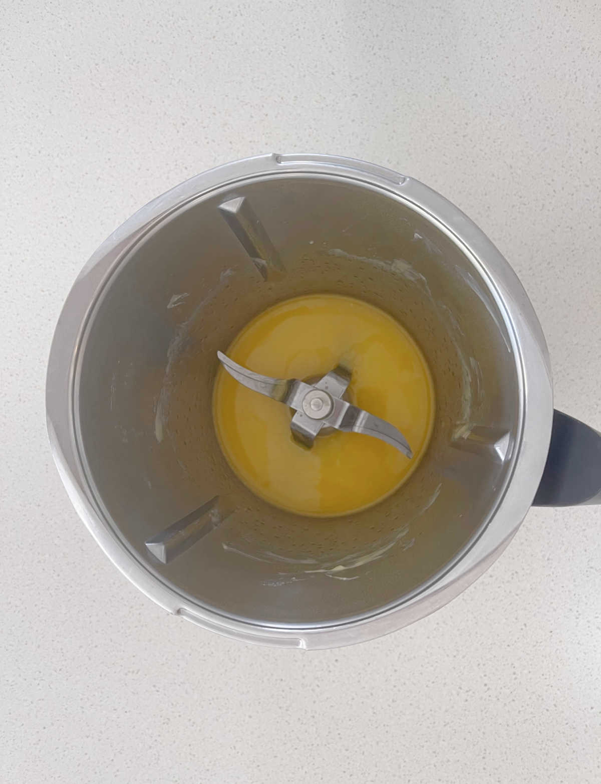 melted butter in a thermomix bowl.