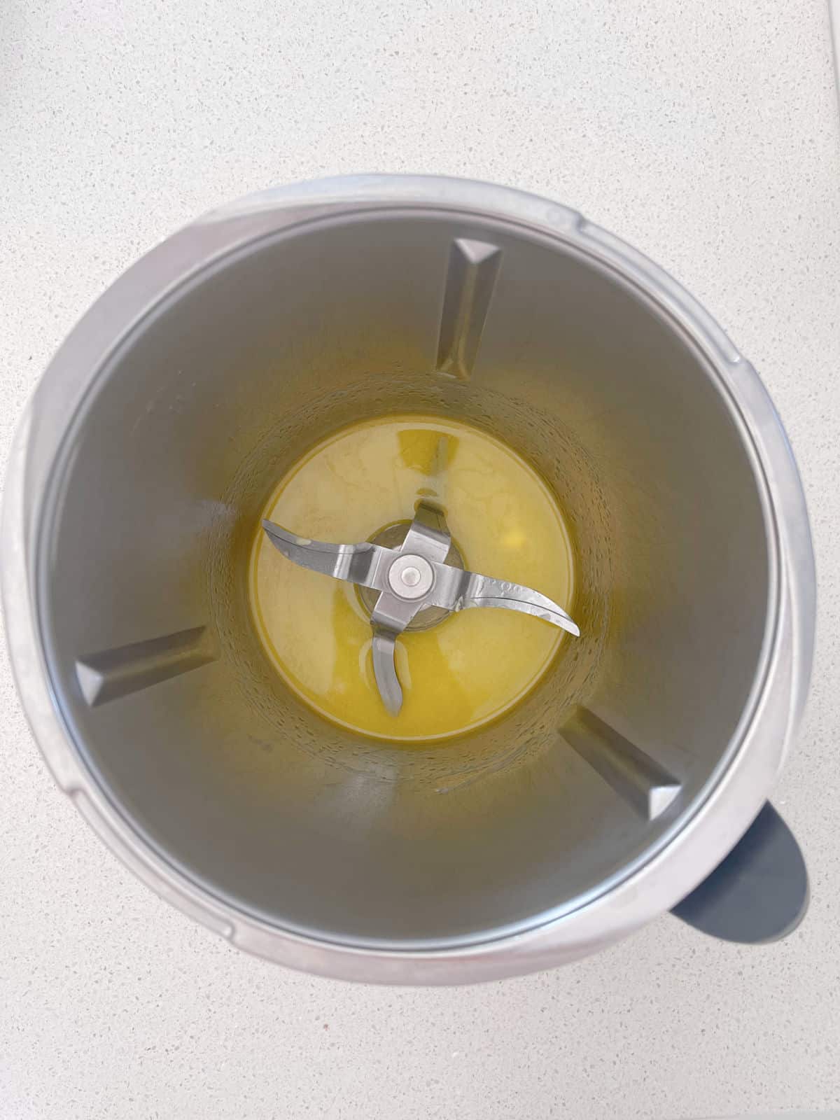 melted butter in a thermomix bowl.